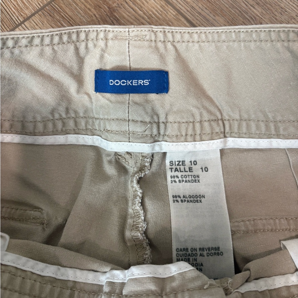 Dockers Tan Beige Capri Pants - Picture 2 of 5